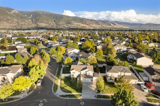 58 N COUNTRY BEND RD, Farmington, UT 84025