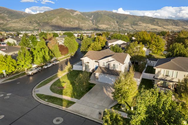 58 N COUNTRY BEND RD, Farmington, UT 84025