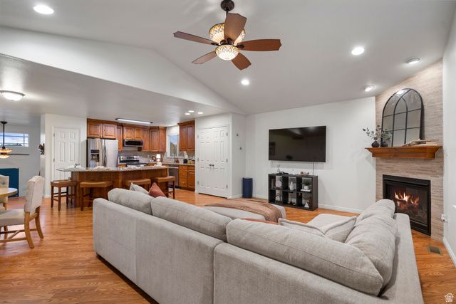 58 N COUNTRY BEND RD, Farmington, UT 84025