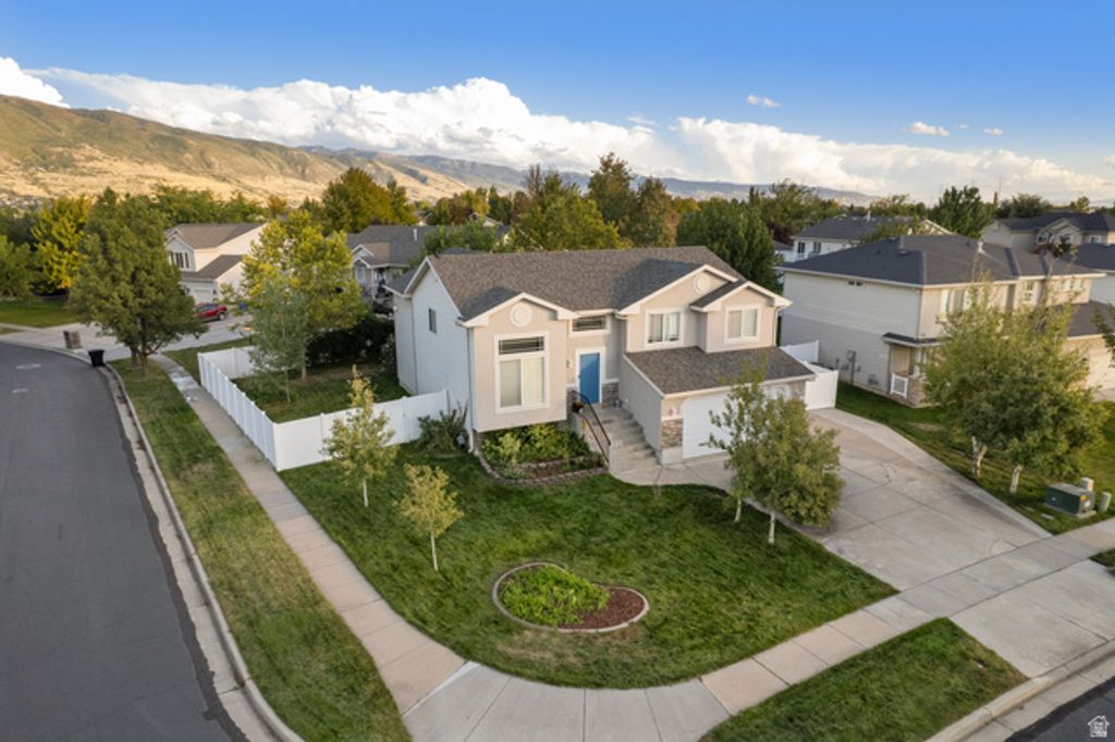 58 N COUNTRY BEND RD, Farmington, UT 84025