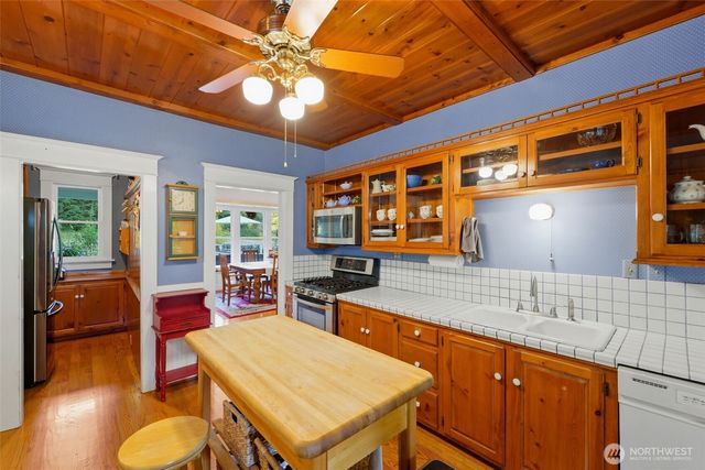 12835 Price Road SE, Olalla, WA 98359