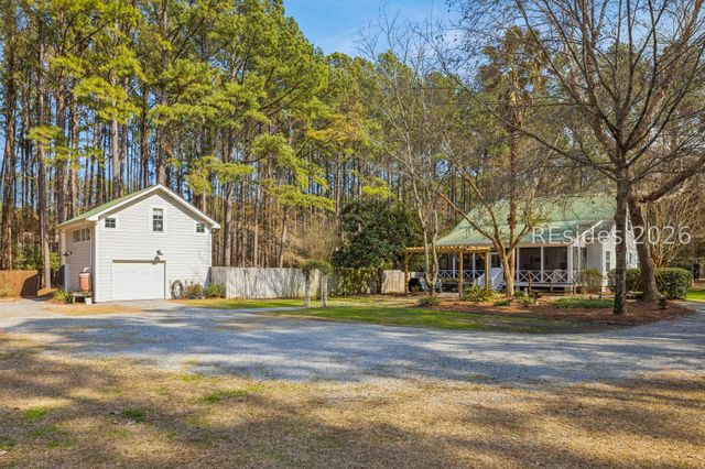 2834 Honey Hill Cir, Ridgeland, SC 29936
