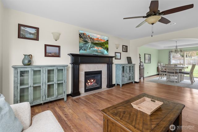 956 Cove View Circle, Oak Harbor, WA 98277