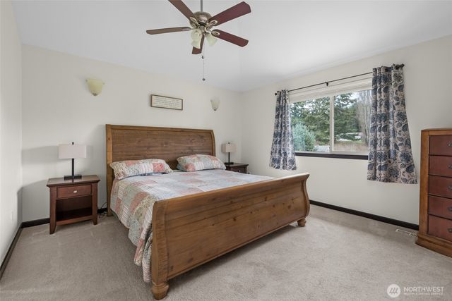 956 Cove View Circle, Oak Harbor, WA 98277