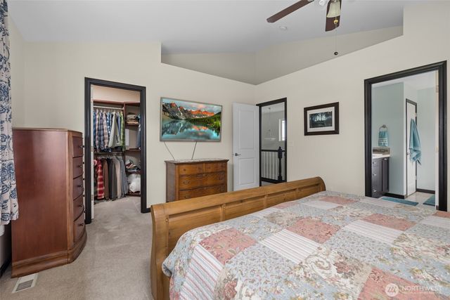 956 Cove View Circle, Oak Harbor, WA 98277