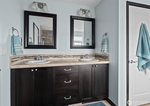 956 Cove View Circle, Oak Harbor, WA 98277