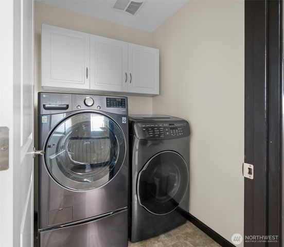 956 Cove View Circle, Oak Harbor, WA 98277