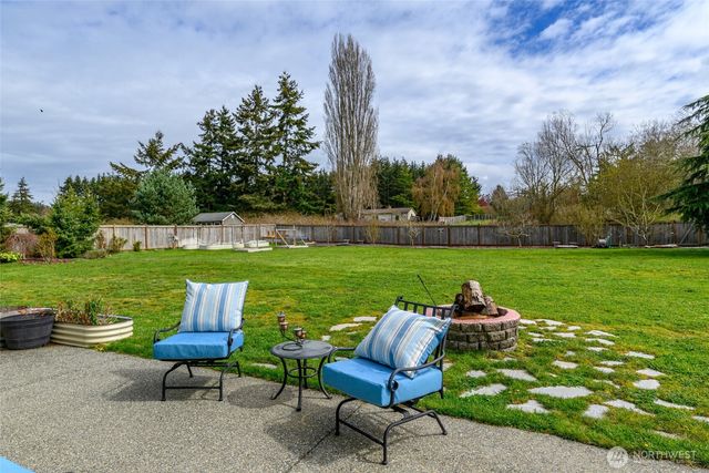 956 Cove View Circle, Oak Harbor, WA 98277