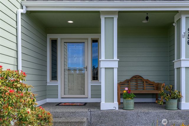 956 Cove View Circle, Oak Harbor, WA 98277