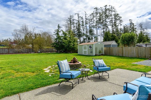 956 Cove View Circle, Oak Harbor, WA 98277