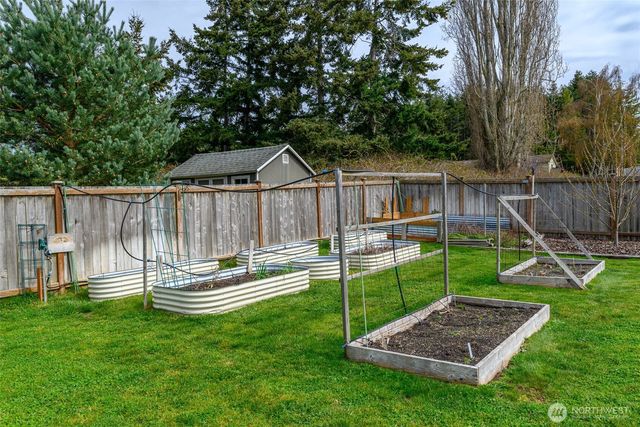 956 Cove View Circle, Oak Harbor, WA 98277