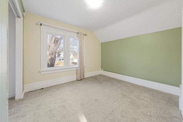 15 14th Street NE, Faribault, MN 55021