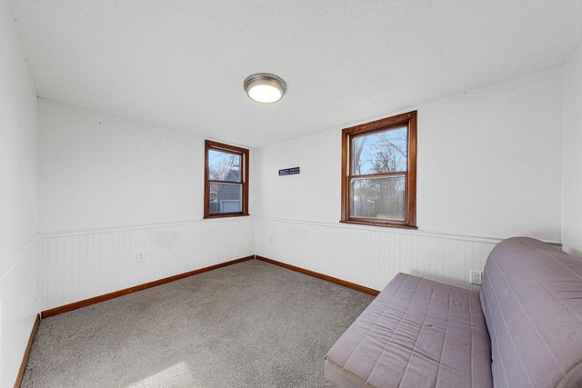 15 14th Street NE, Faribault, MN 55021