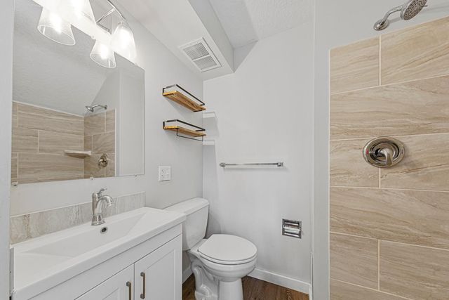 15 14th Street NE, Faribault, MN 55021