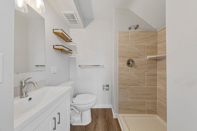 15 14th Street NE, Faribault, MN 55021