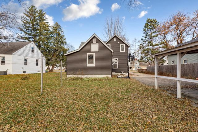 15 14th Street NE, Faribault, MN 55021