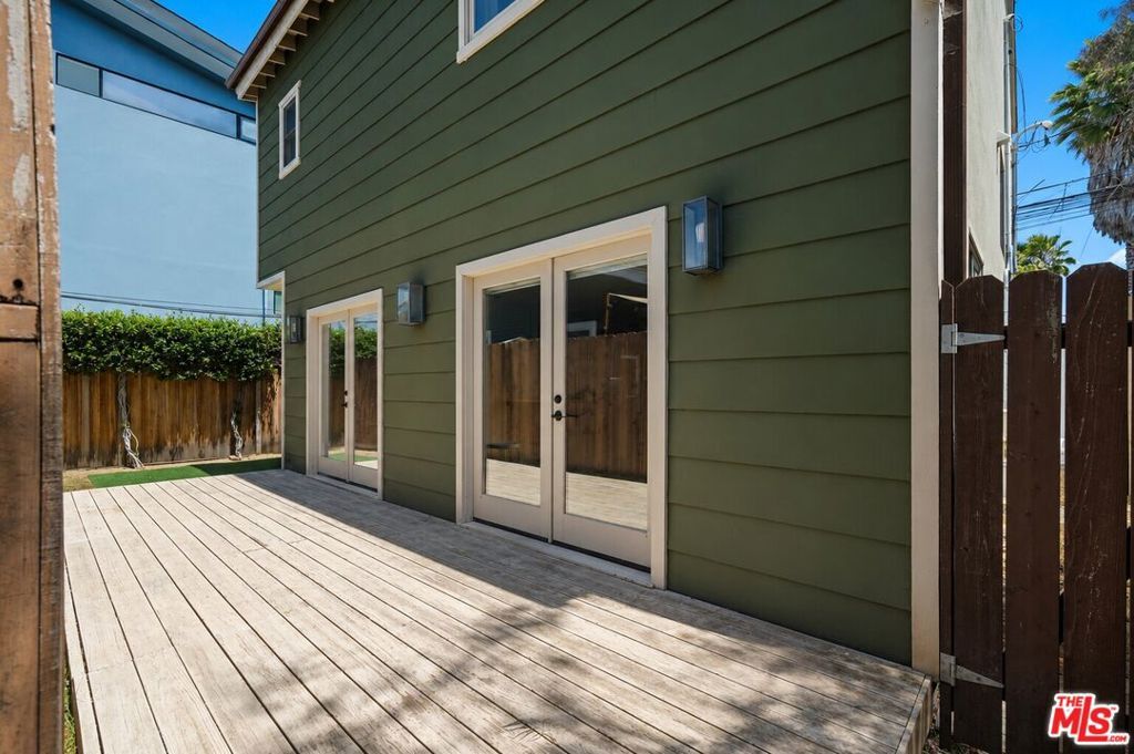 660 San Juan Avenue, Venice, CA 90291