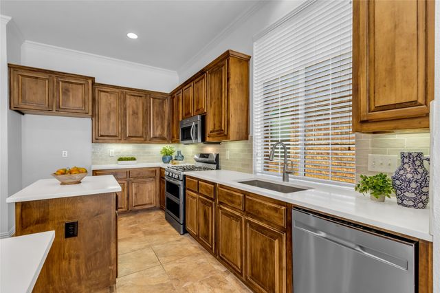 1140 Wilson Drive, Lantana, TX 76226