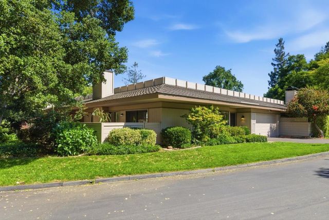 26 Deep Well, Los Altos, CA 94022