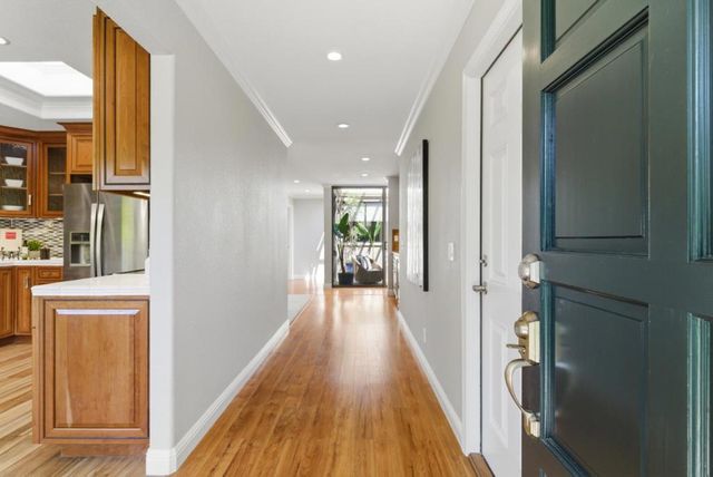 26 Deep Well, Los Altos, CA 94022