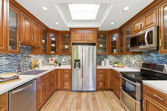 26 Deep Well, Los Altos, CA 94022
