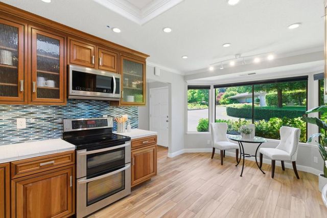 26 Deep Well, Los Altos, CA 94022