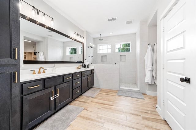 3102 Somerset Levens Lane, Houston, TX 77055