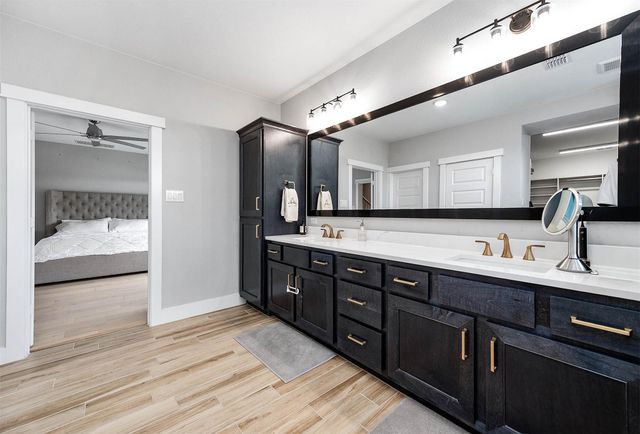 3102 Somerset Levens Lane, Houston, TX 77055