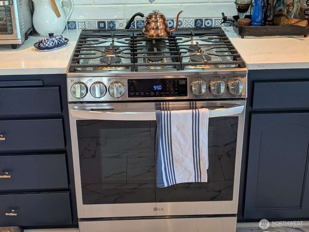 179 NW 12th Court, Oak Harbor, WA 98277
