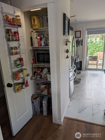 179 NW 12th Court, Oak Harbor, WA 98277