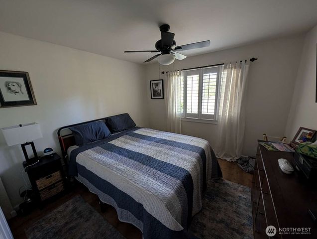 179 NW 12th Court, Oak Harbor, WA 98277
