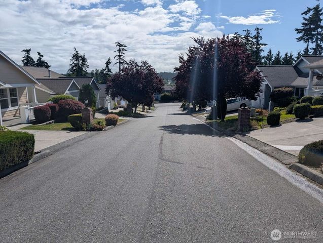 179 NW 12th Court, Oak Harbor, WA 98277