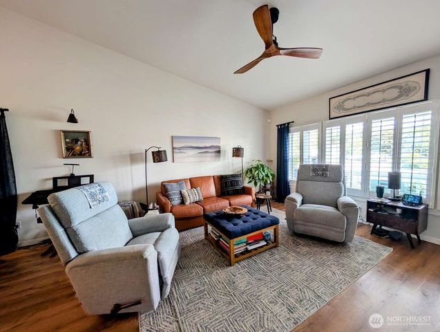 179 NW 12th Court, Oak Harbor, WA 98277