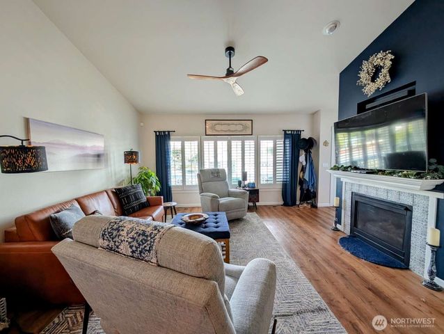 179 NW 12th Court, Oak Harbor, WA 98277