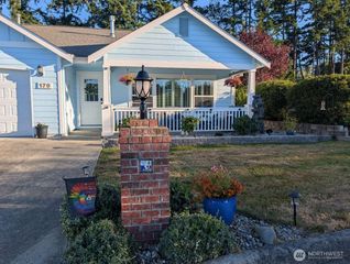 179 NW 12th Court, Oak Harbor, WA 98277