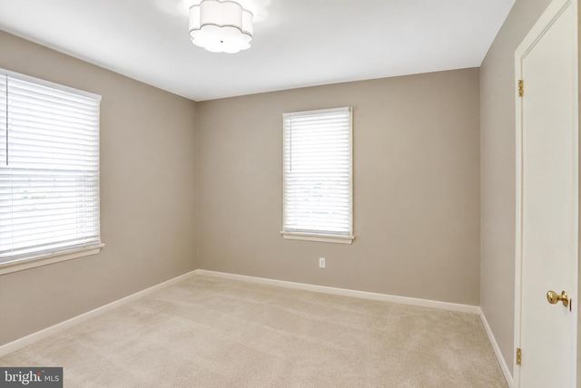 8164 SPRUCE DR, Harrisburg, PA 17111