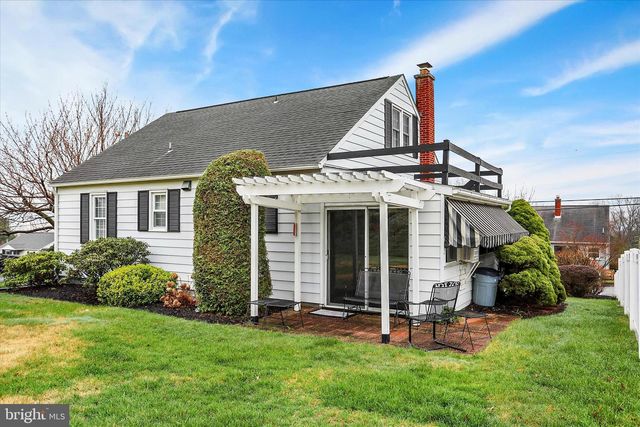 8164 SPRUCE DR, Harrisburg, PA 17111