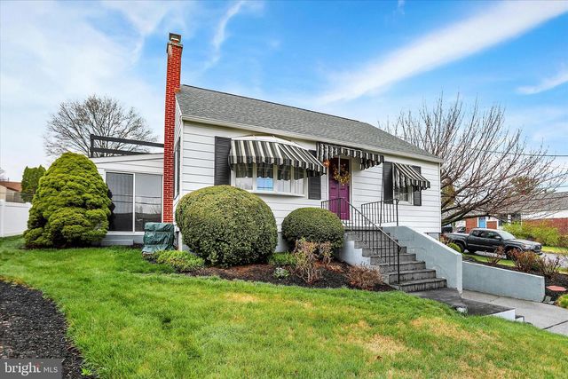 8164 SPRUCE DR, Harrisburg, PA 17111