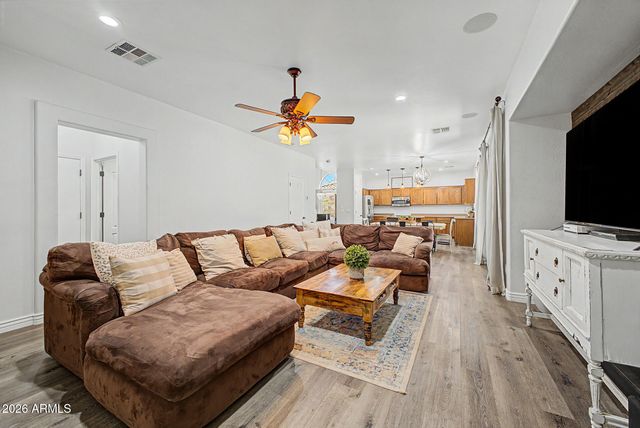 11327 E SONRISA Avenue, Mesa, AZ 85212
