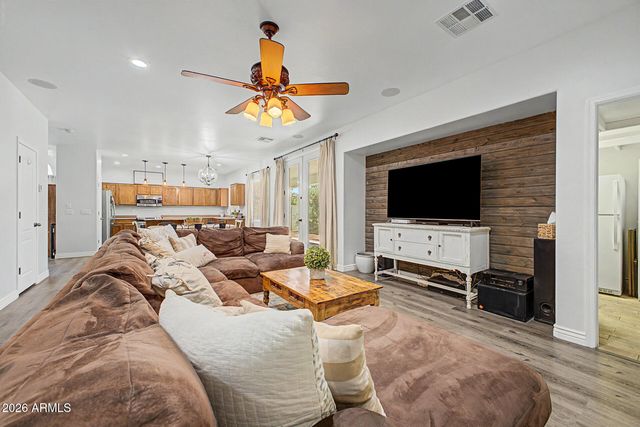 11327 E SONRISA Avenue, Mesa, AZ 85212