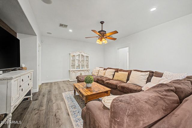 11327 E SONRISA Avenue, Mesa, AZ 85212