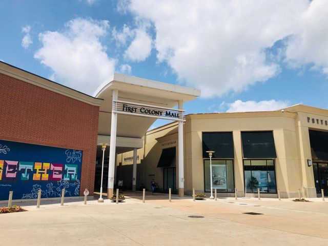 4415 April Meadow Way, Sugar Land, TX 77479