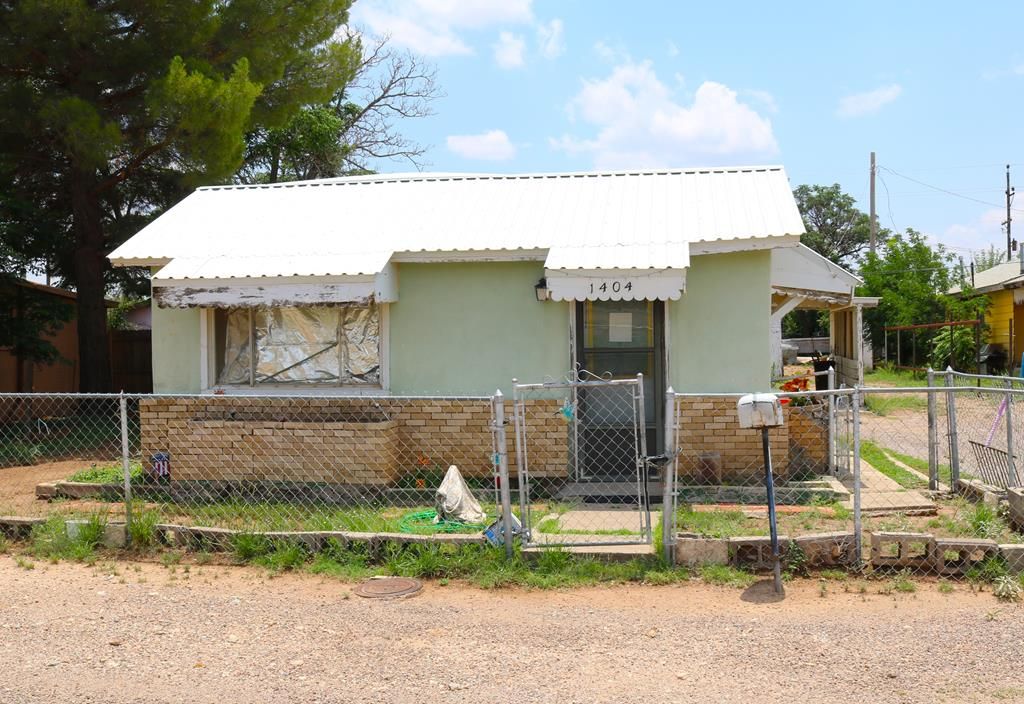 1404 E Ave F, Alpine, TX 79830