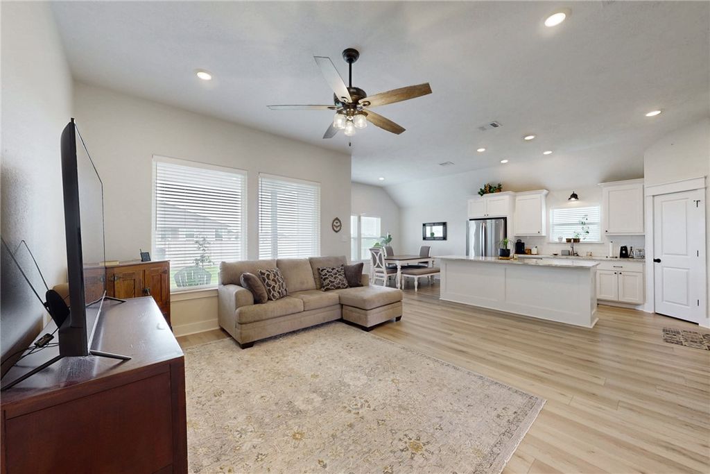 100 Turnrow Cove, Snook, TX 77878 — photo 2