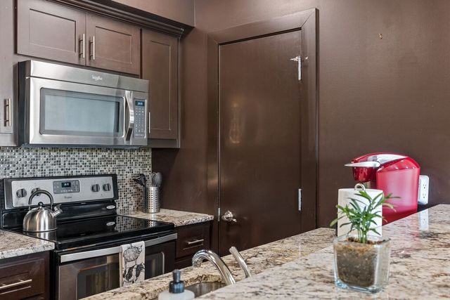 1125 S Jennings Avenue 203, Fort Worth, TX 76104