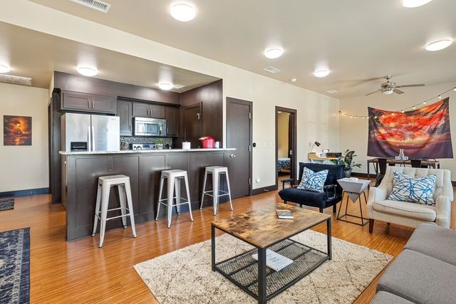 1125 S Jennings Avenue 203, Fort Worth, TX 76104