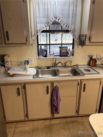 5437 S Doyle Terrace, Homosassa, FL 34446