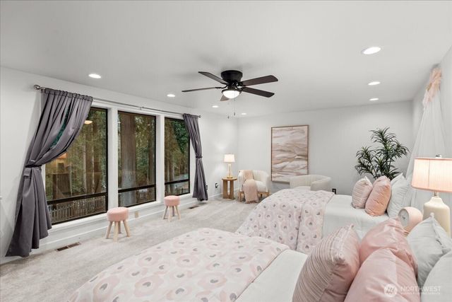 14702 255th Avenue SE, Issaquah, WA 98027