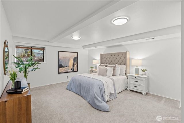 14702 255th Avenue SE, Issaquah, WA 98027