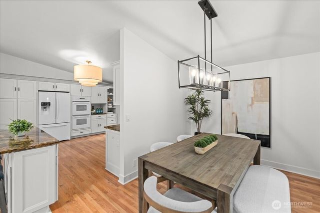 14702 255th Avenue SE, Issaquah, WA 98027